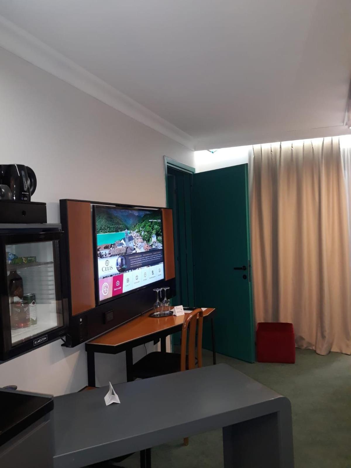 Hotel Celis 바르치스 외부 사진