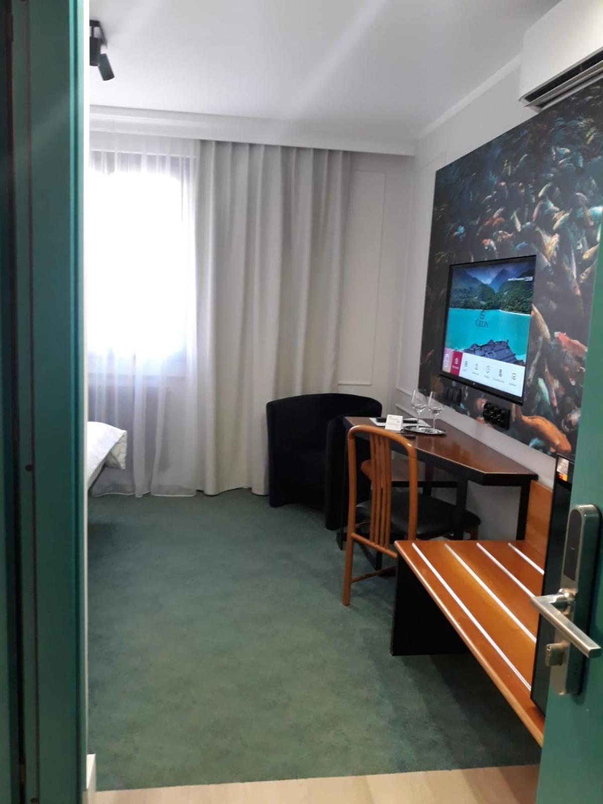 Hotel Celis 바르치스 외부 사진